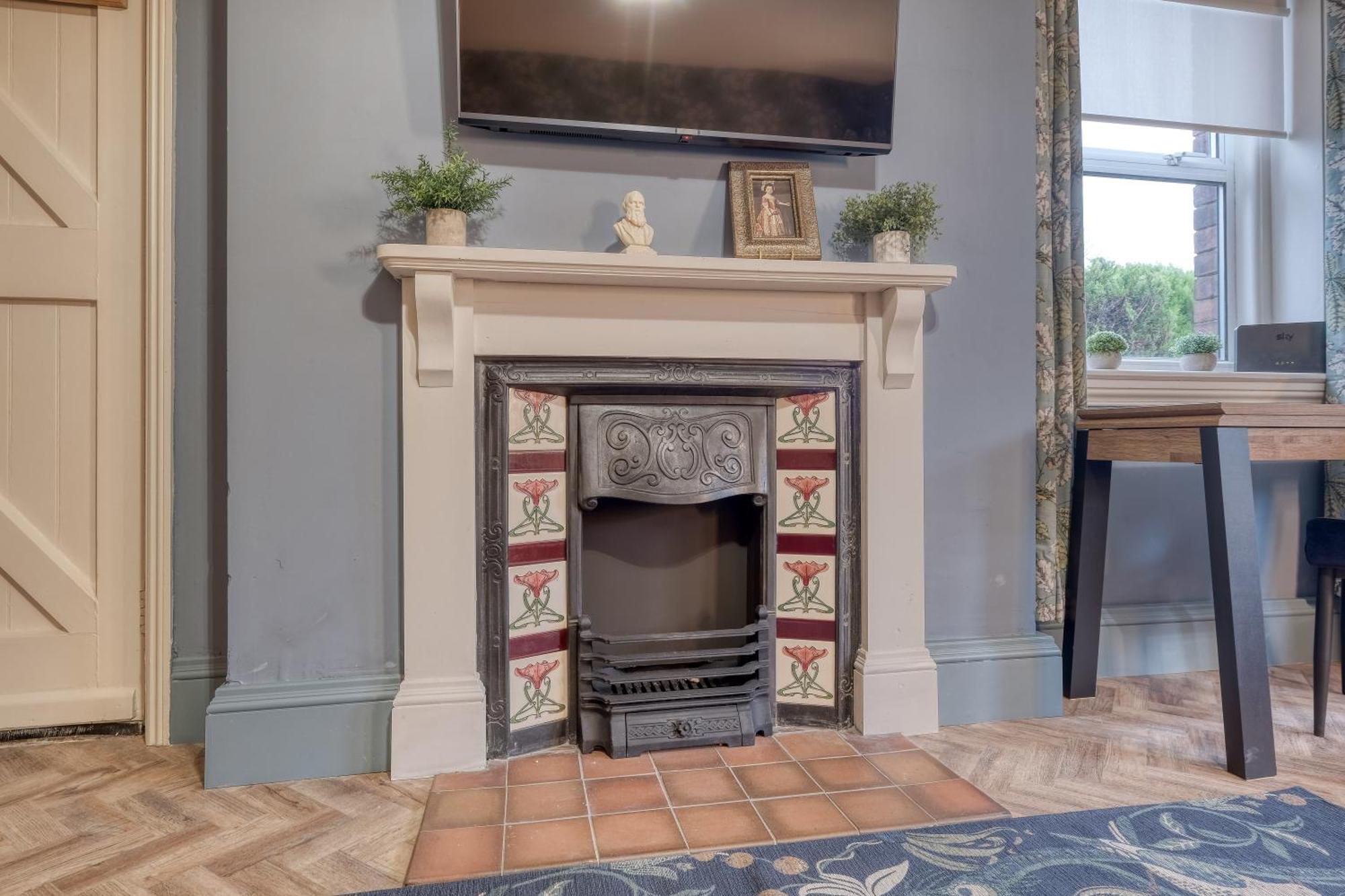 The Darwin Malvern Suite Great Malvern Exterior photo